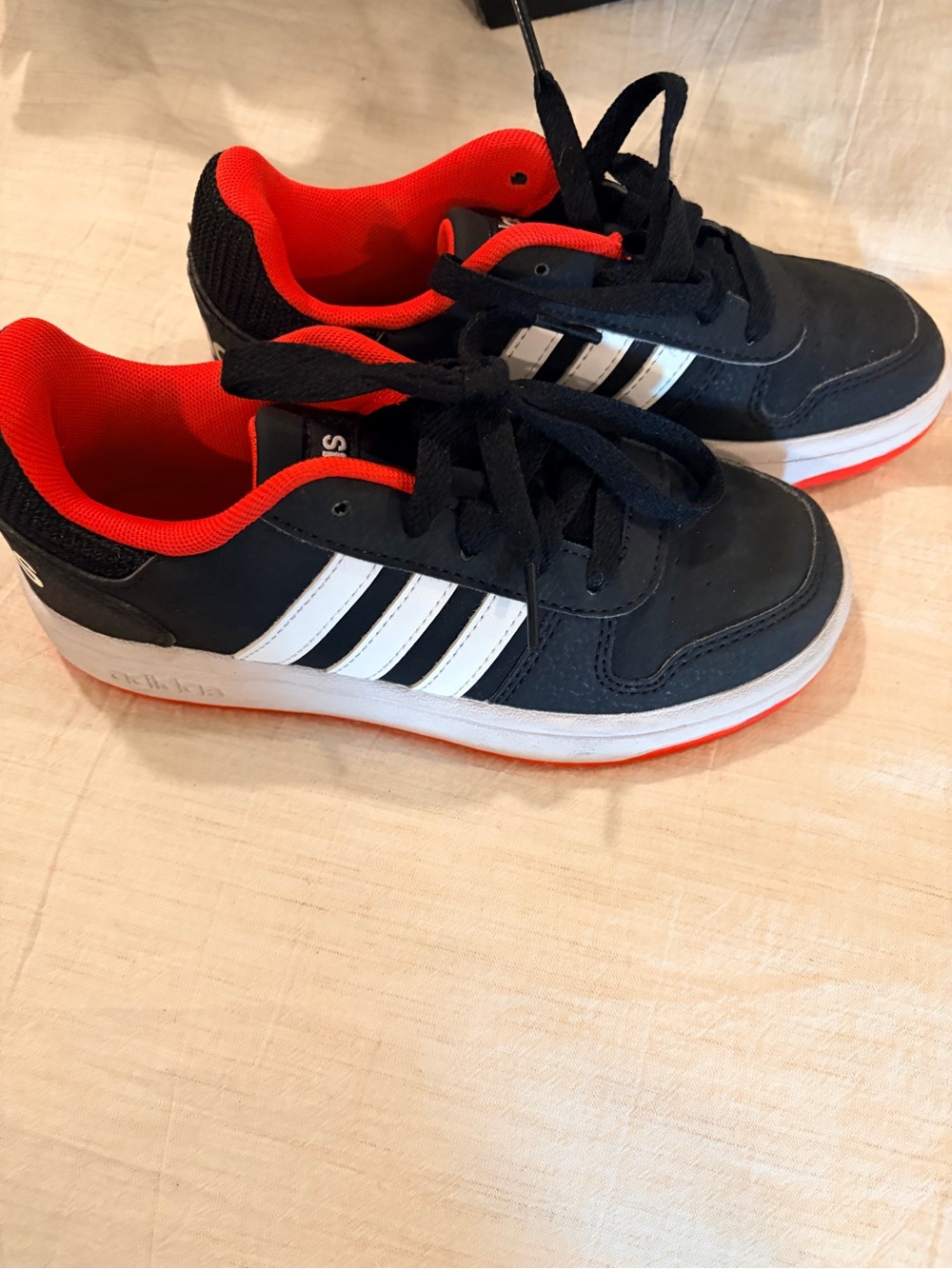 adidas Kids Hoops 2.0 Low Sneakers - Black with Red Accents